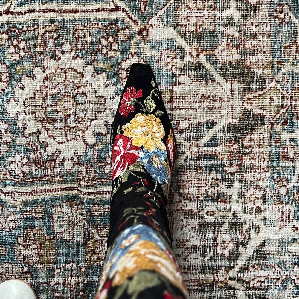 Larroude x Markarian Florencia Boots in Floral Embroidery NWT - Picture 3 of 11